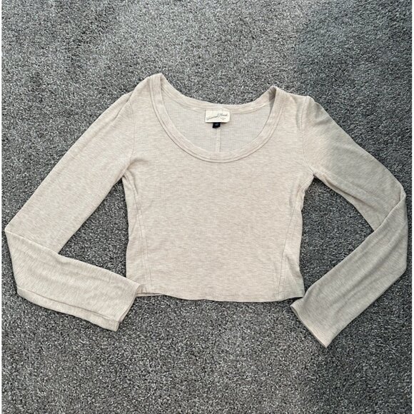 Universal Thread Tops - Universal Thread beige ribbed long-sleeve crop top Size S